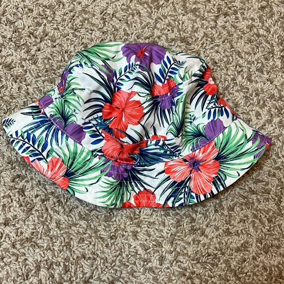 Lightweight Hawaiian Themed Bucket Hat - Picture 1 of 5
